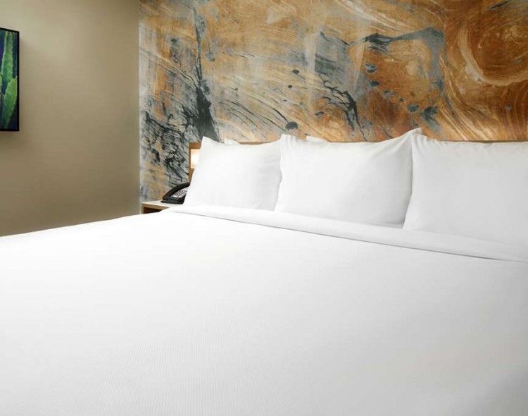 king bed in suite