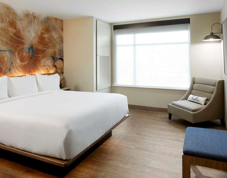 king bed in suite