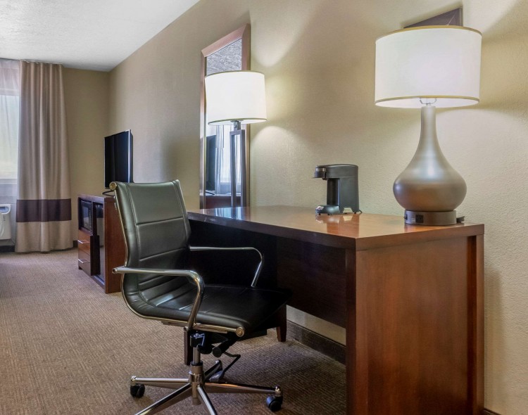 Guest room with wooden work desk