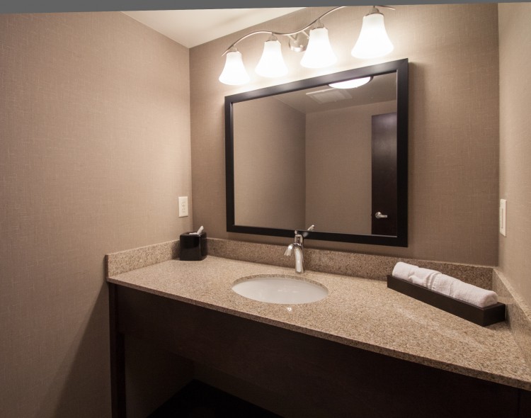 king suite half bath