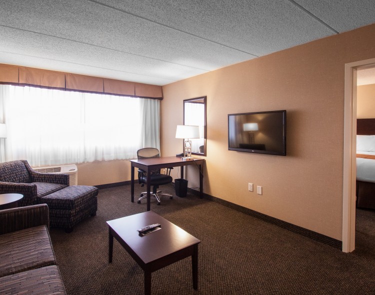 one_bedroom_suite_living3 1