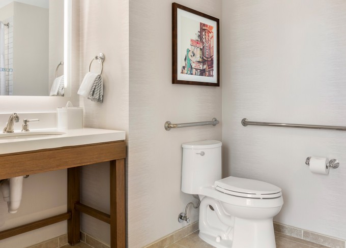 cambrianashville accommodations king accessible suite 01