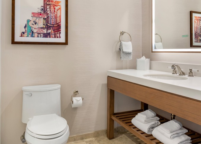 cambrianashville accommodations king suite 03