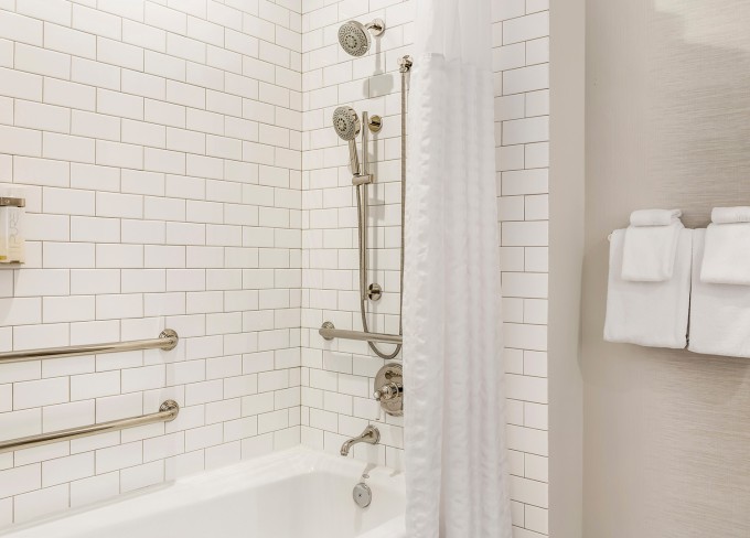 cambrianashville accommodations quuen accessible 05